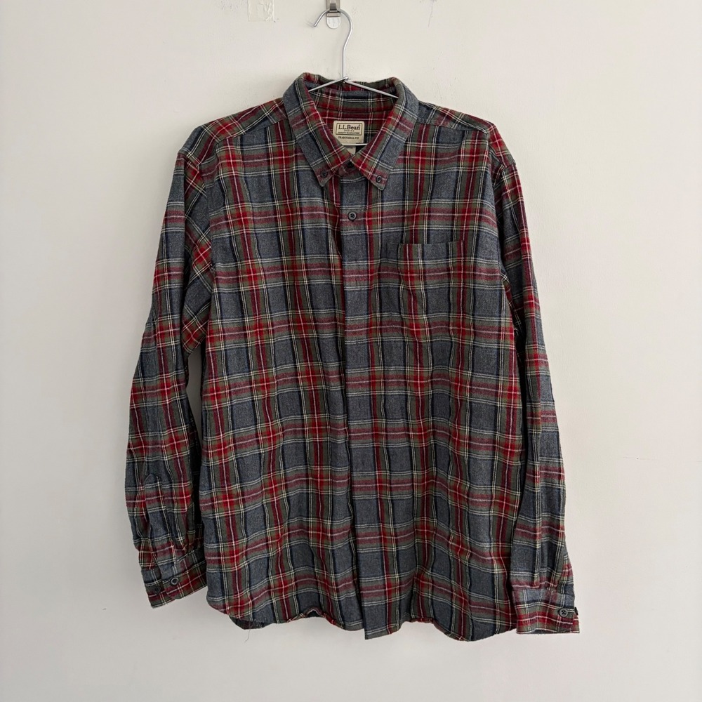 LL Bean Traditional Fit Flannel Shirt Plaid Red Gray L-REG 228061